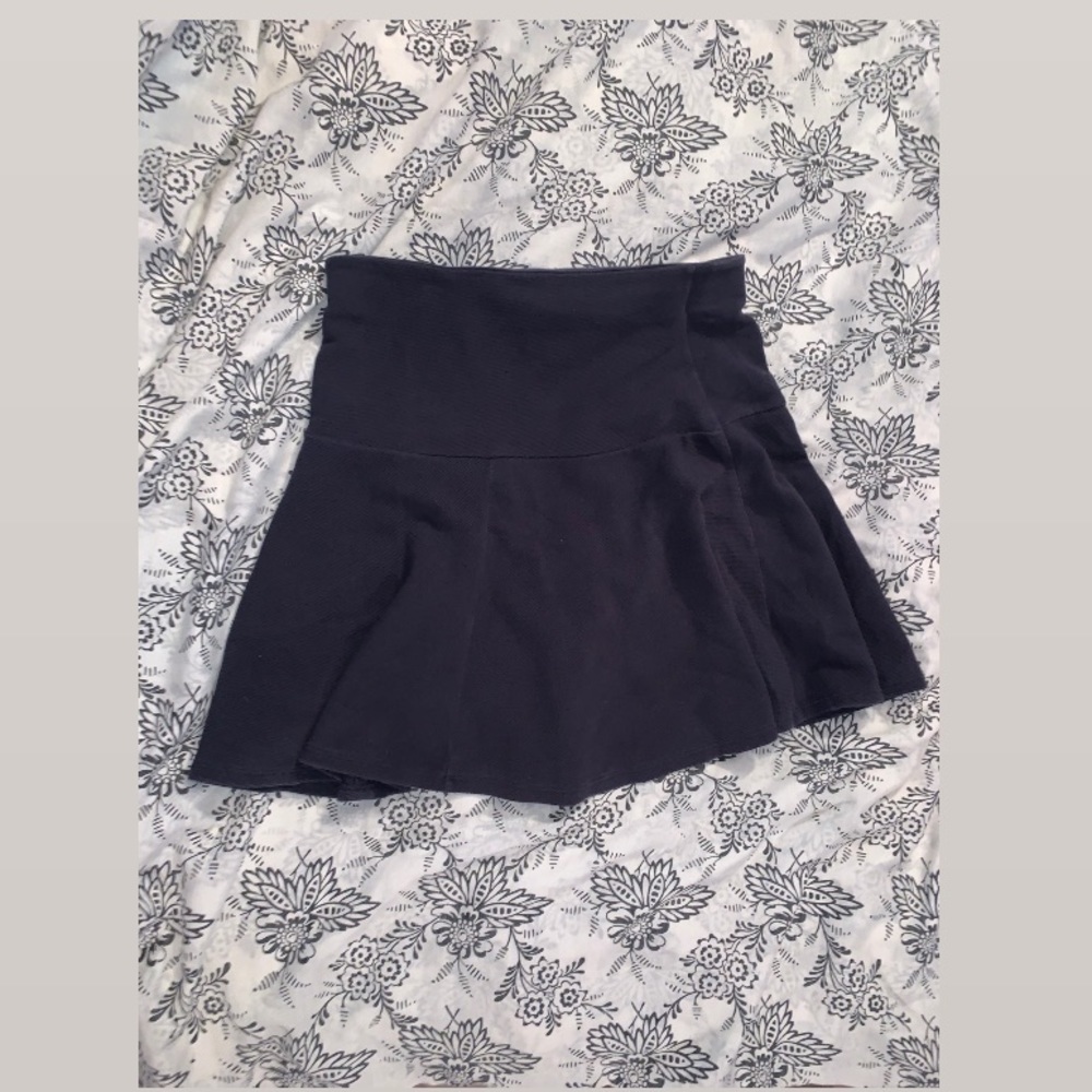 Classy navy skirt